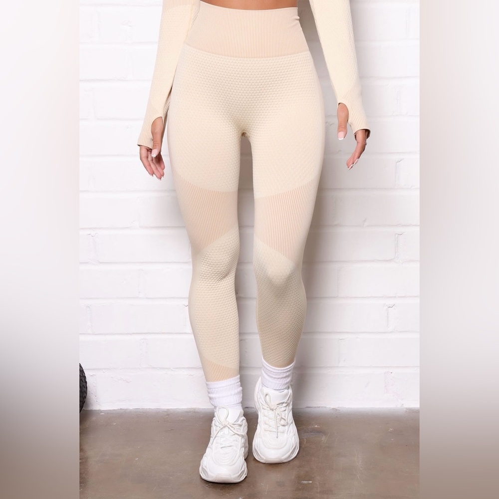 New Beige Active Seamless Leggings – S